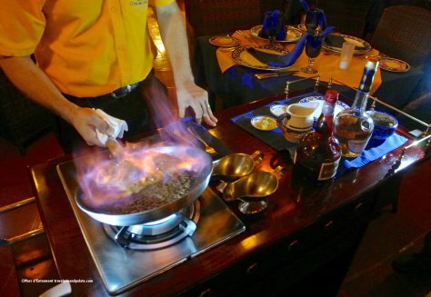 flambé mangoes Cuna del Angel