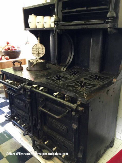 original Volcun gas stove in Ca' d'Zan kitchen